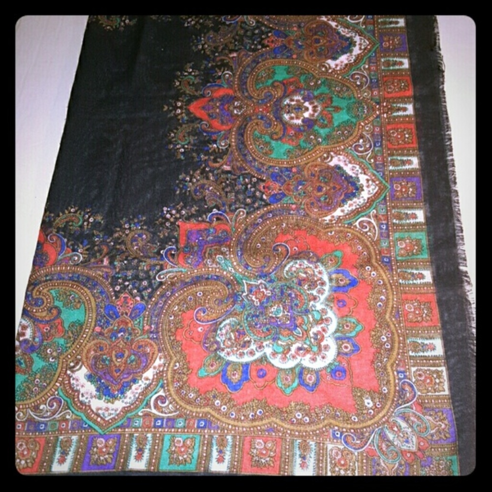 BEAUTIFUL SCARF